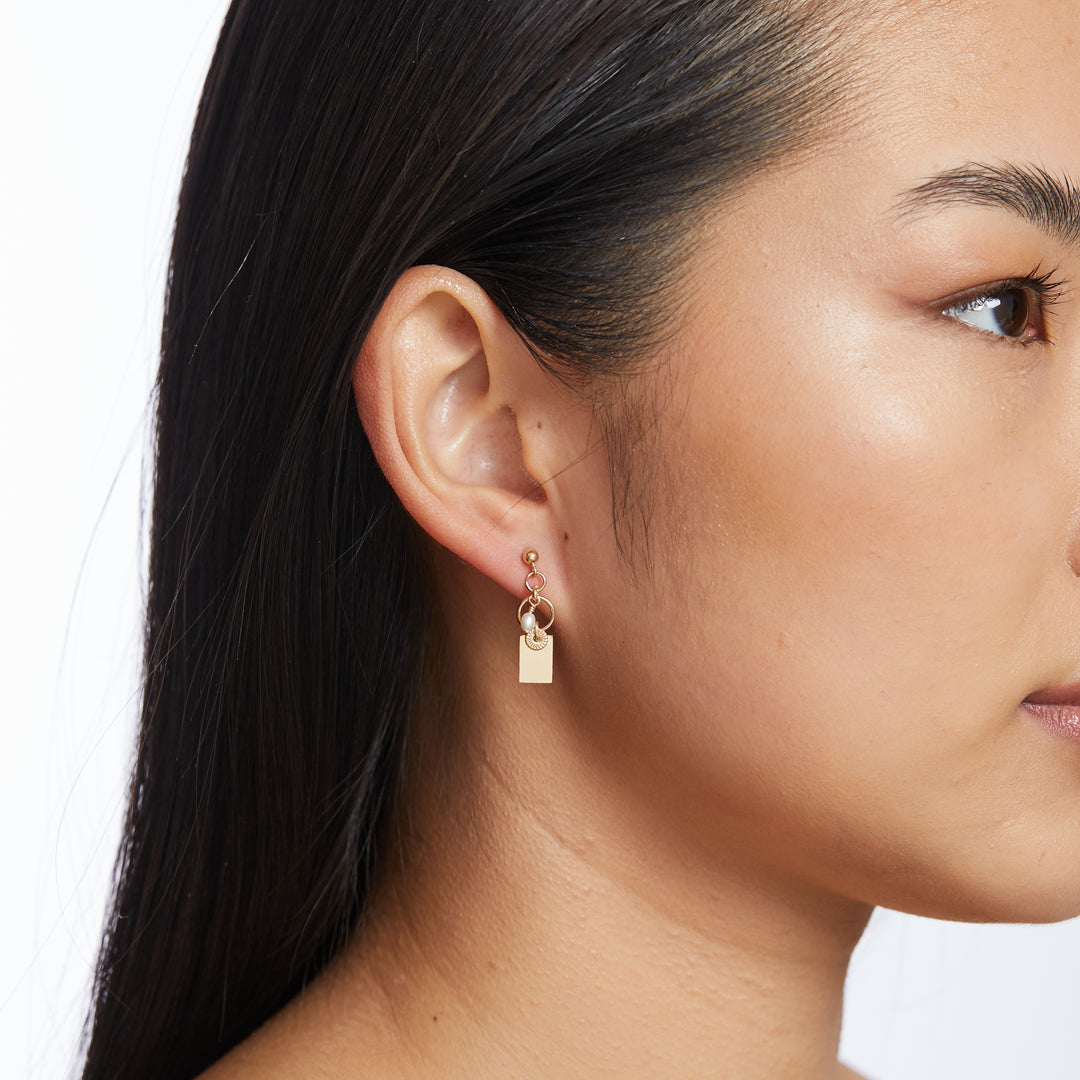 Indy Freshwater Pearl Earrings - Gold